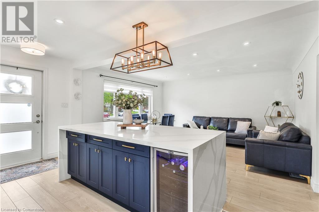 Photo 8 of 79 Castlefield Drive, Hamilton ON