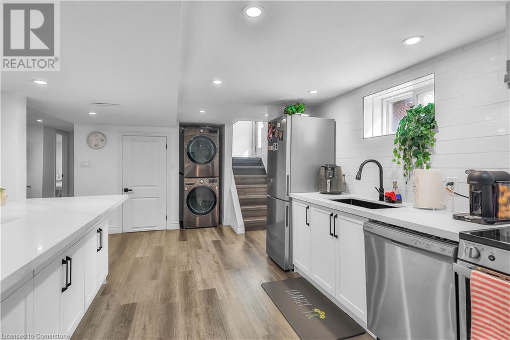 Photo 23 of 79 Castlefield Drive, Hamilton ON