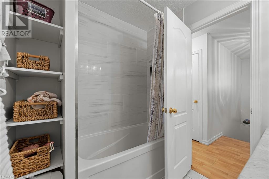 Photo 34 of 444 Burnett Avenue, Cambridge ON