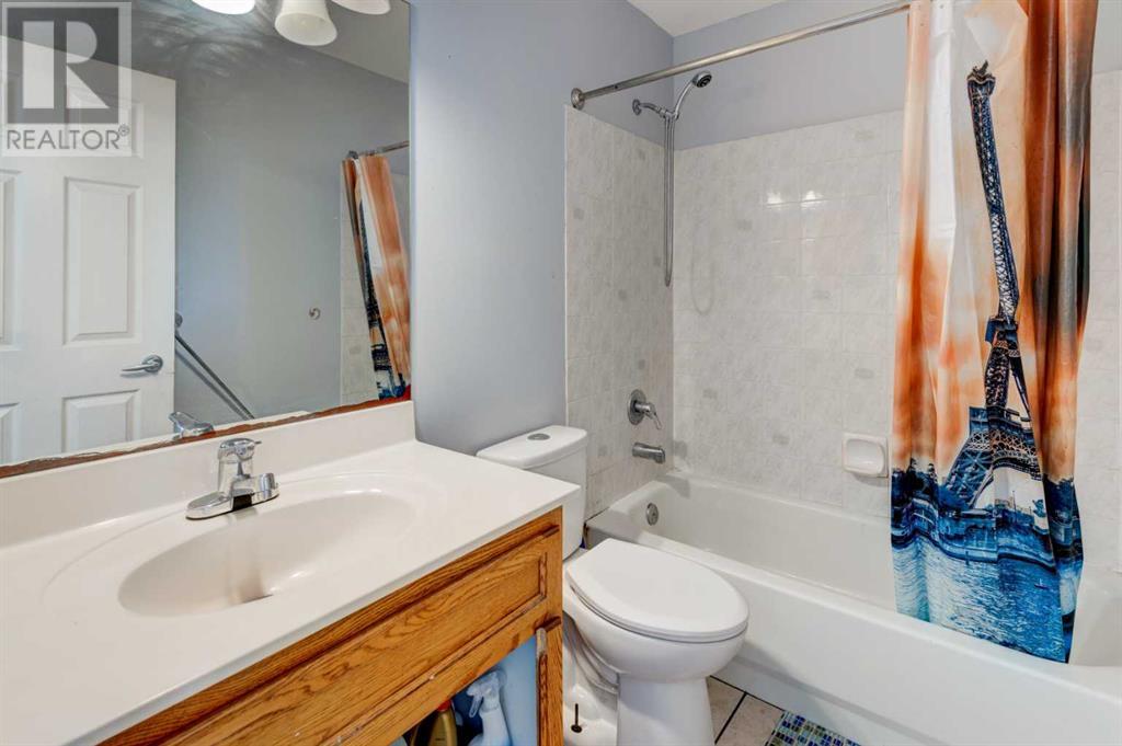 Single Family House for Sale in  Mt Selkirk Place SE McKenzie Lake Calgary 