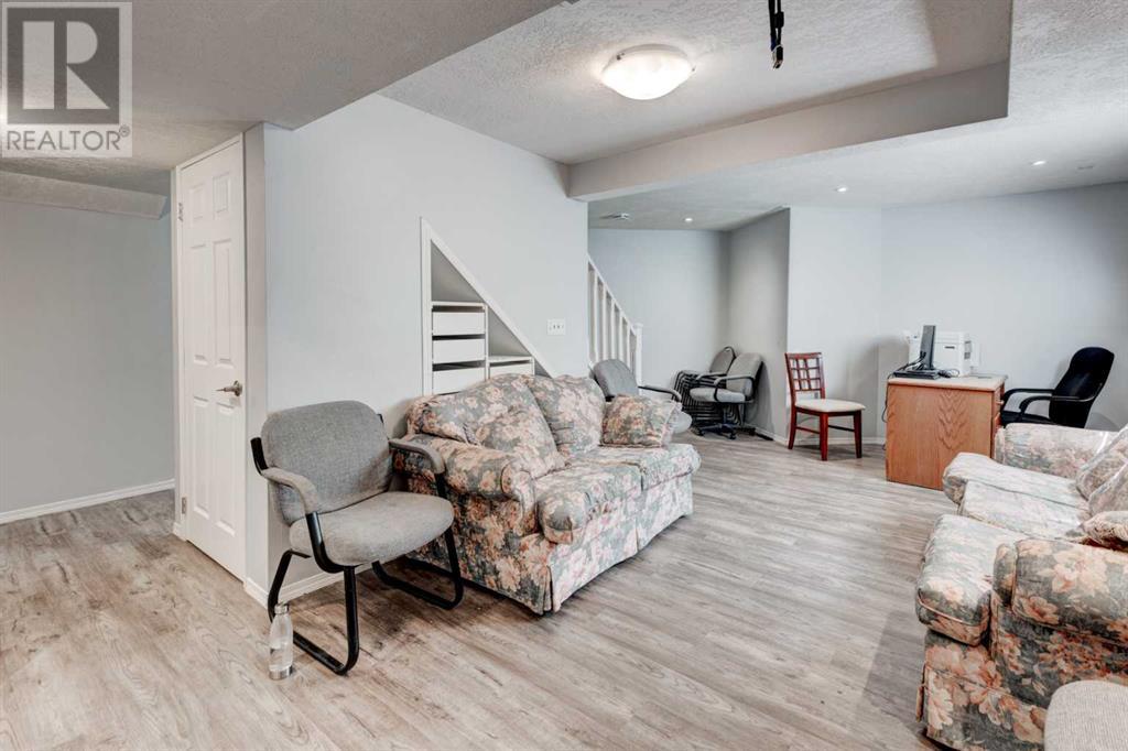 Single Family House for Sale in  Mt Selkirk Place SE McKenzie Lake Calgary 