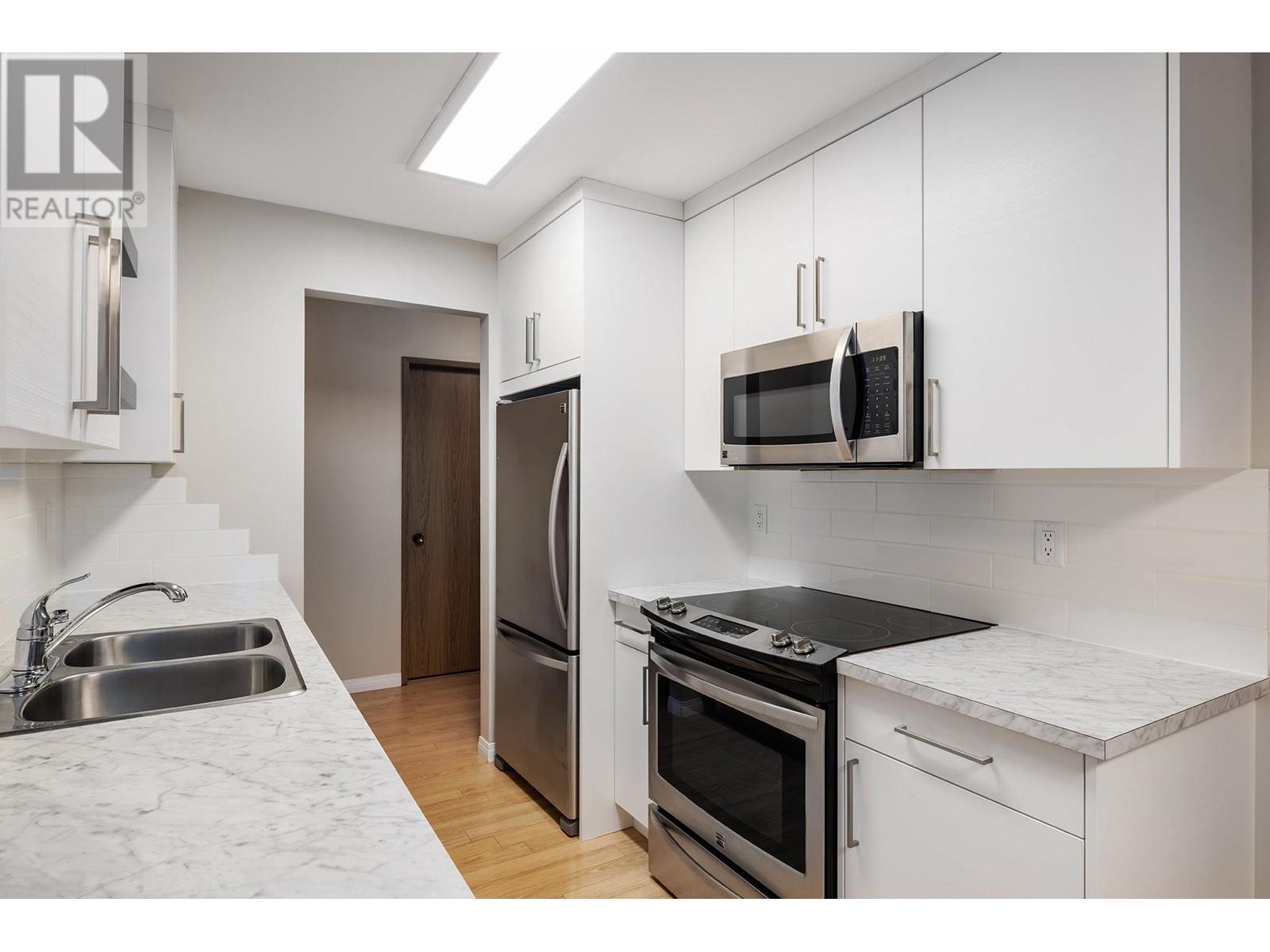 206 2085 Gordon Drive, Kelowna