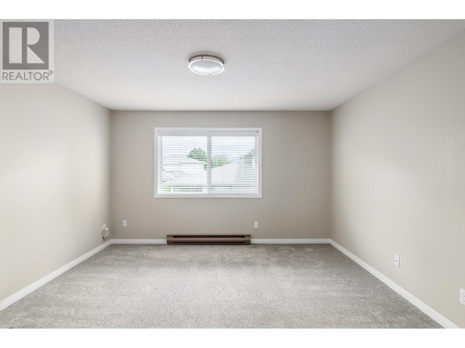 206 2085 Gordon Drive, Kelowna