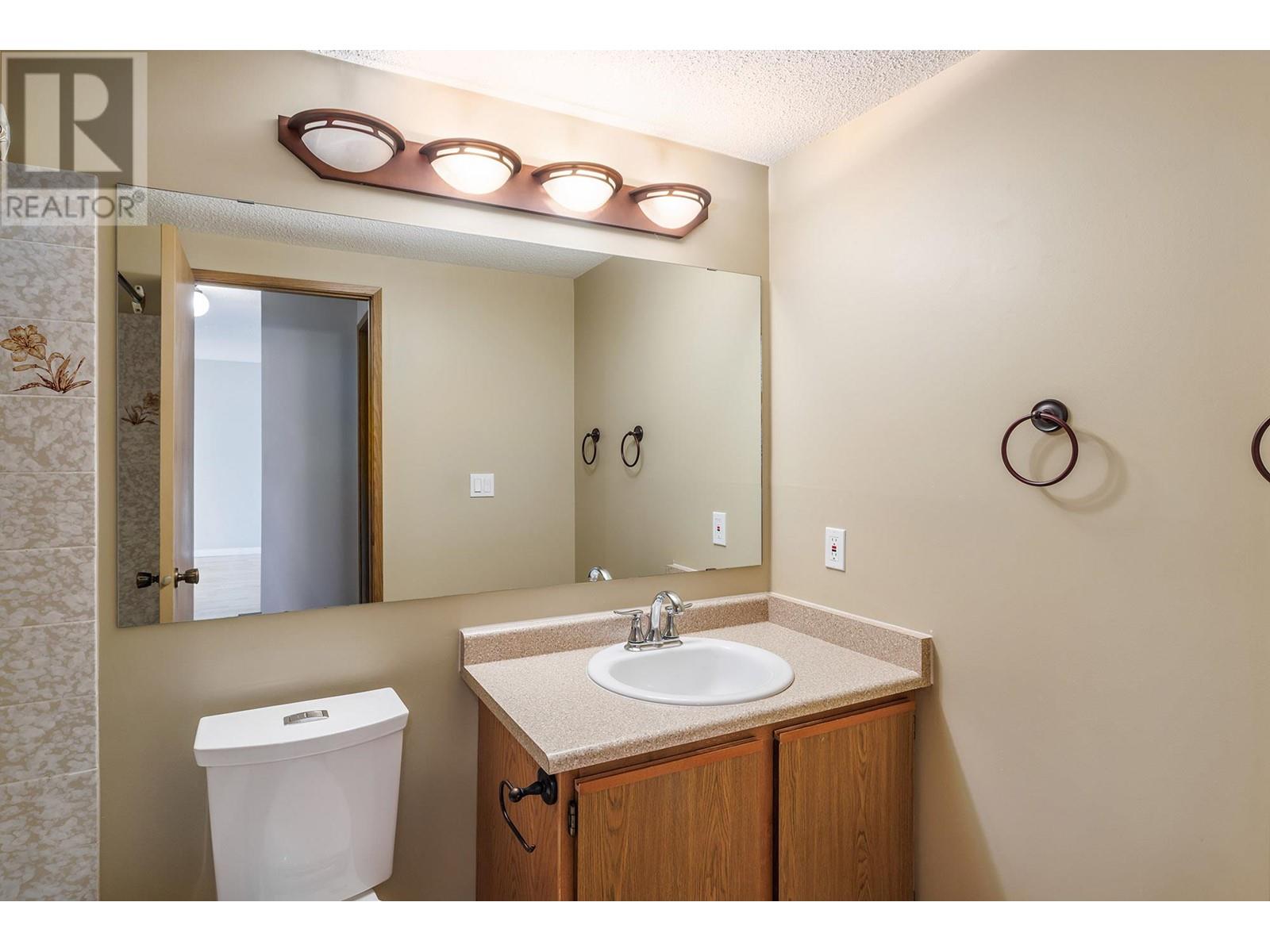 206 2085 Gordon Drive, Kelowna