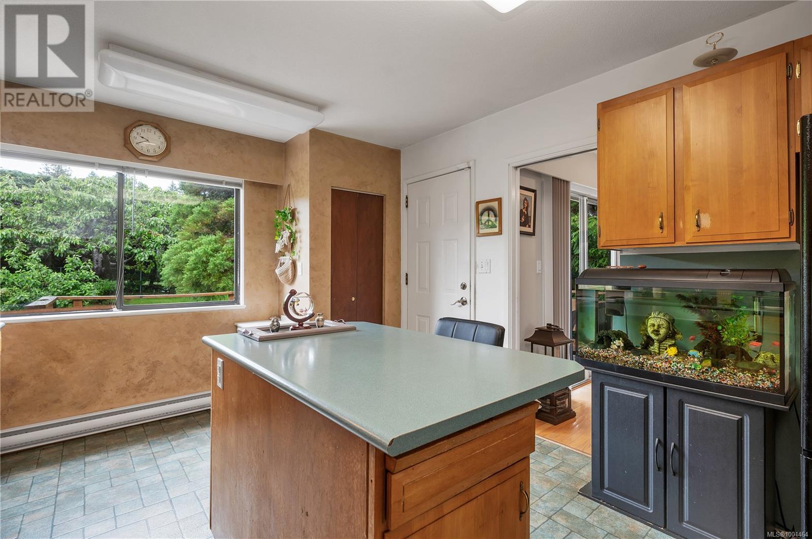 Photo 10 of 90 Thulin St, Campbell River BC