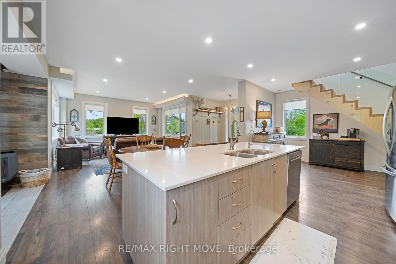 Photo 23 of 1432 Honey Harbour Road, Georgian Bay ON