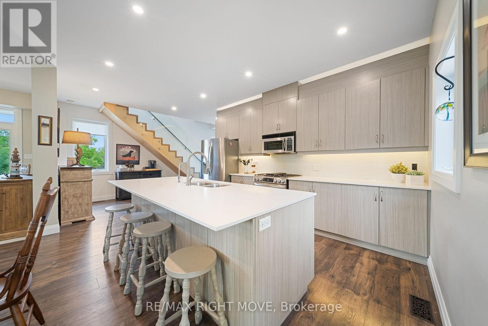 Photo 12 of 1432 Honey Harbour Road, Georgian Bay ON