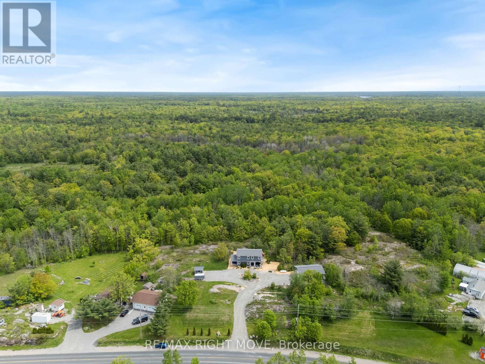 Photo 11 of 1432 Honey Harbour Road, Georgian Bay ON