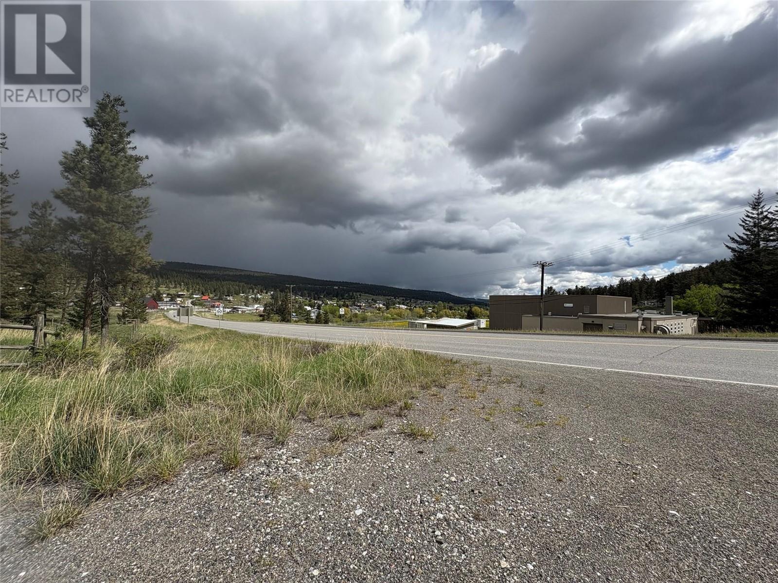 Photo 3 of 1120 Cariboo Highway, Clinton BC