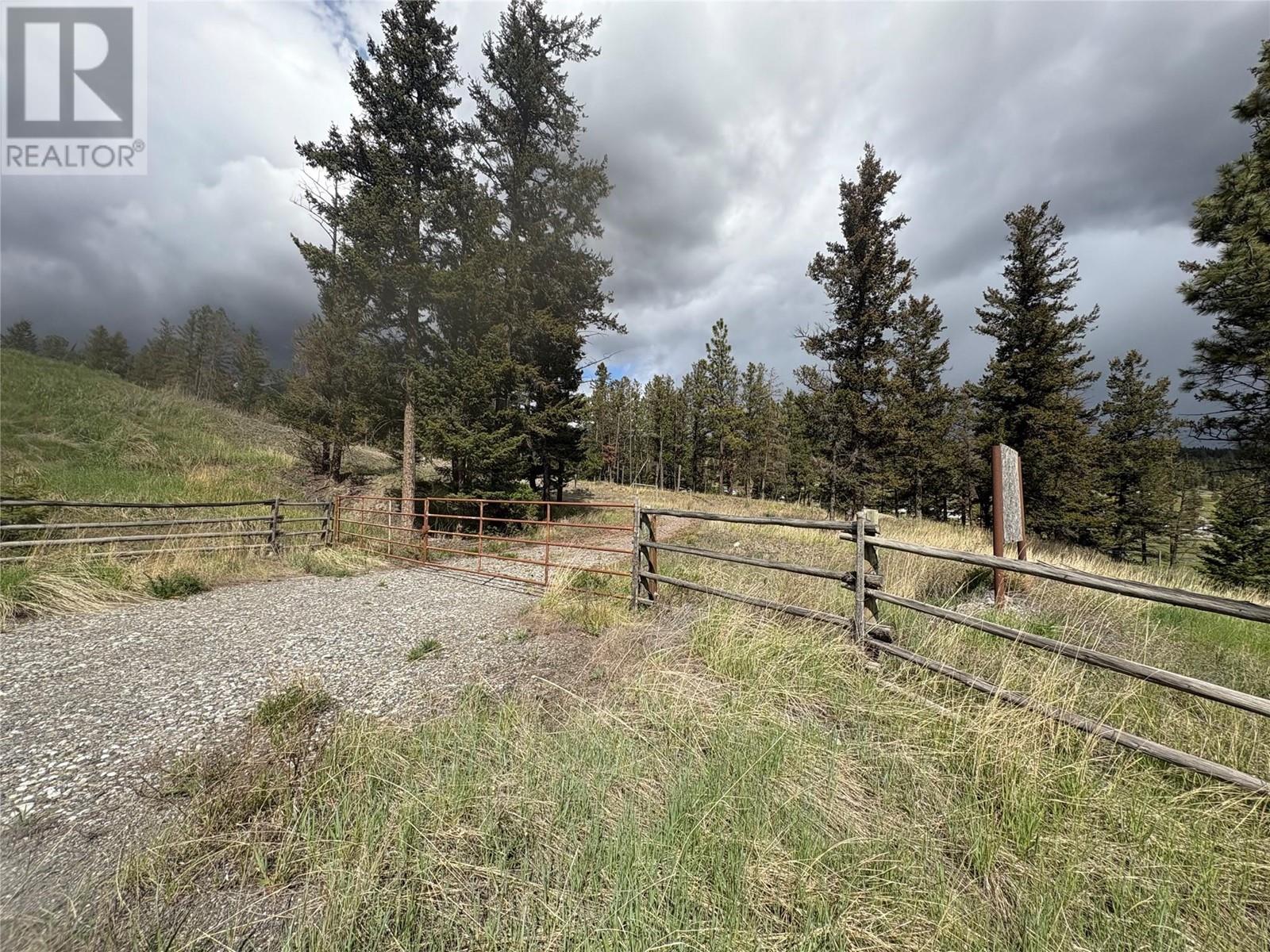 Photo 4 of 1120 Cariboo Highway, Clinton BC