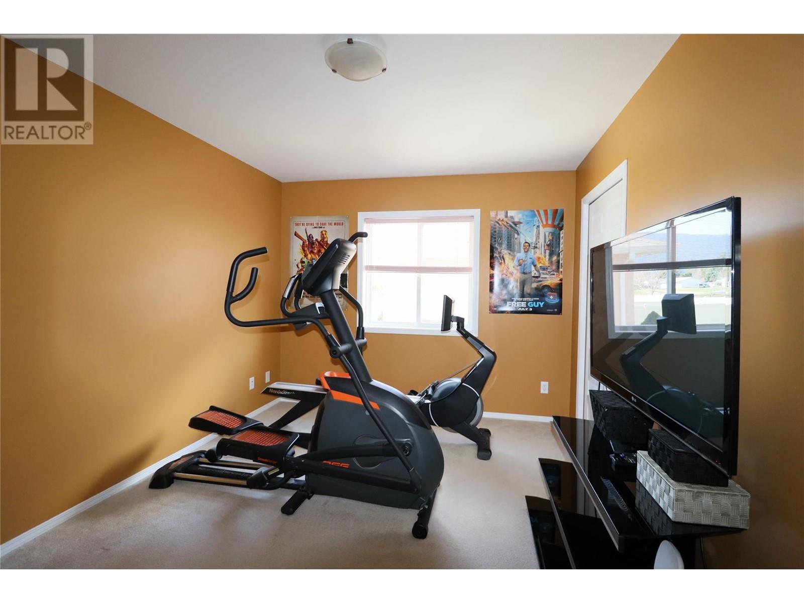 2160 BRYCEN Place, Grand Forks