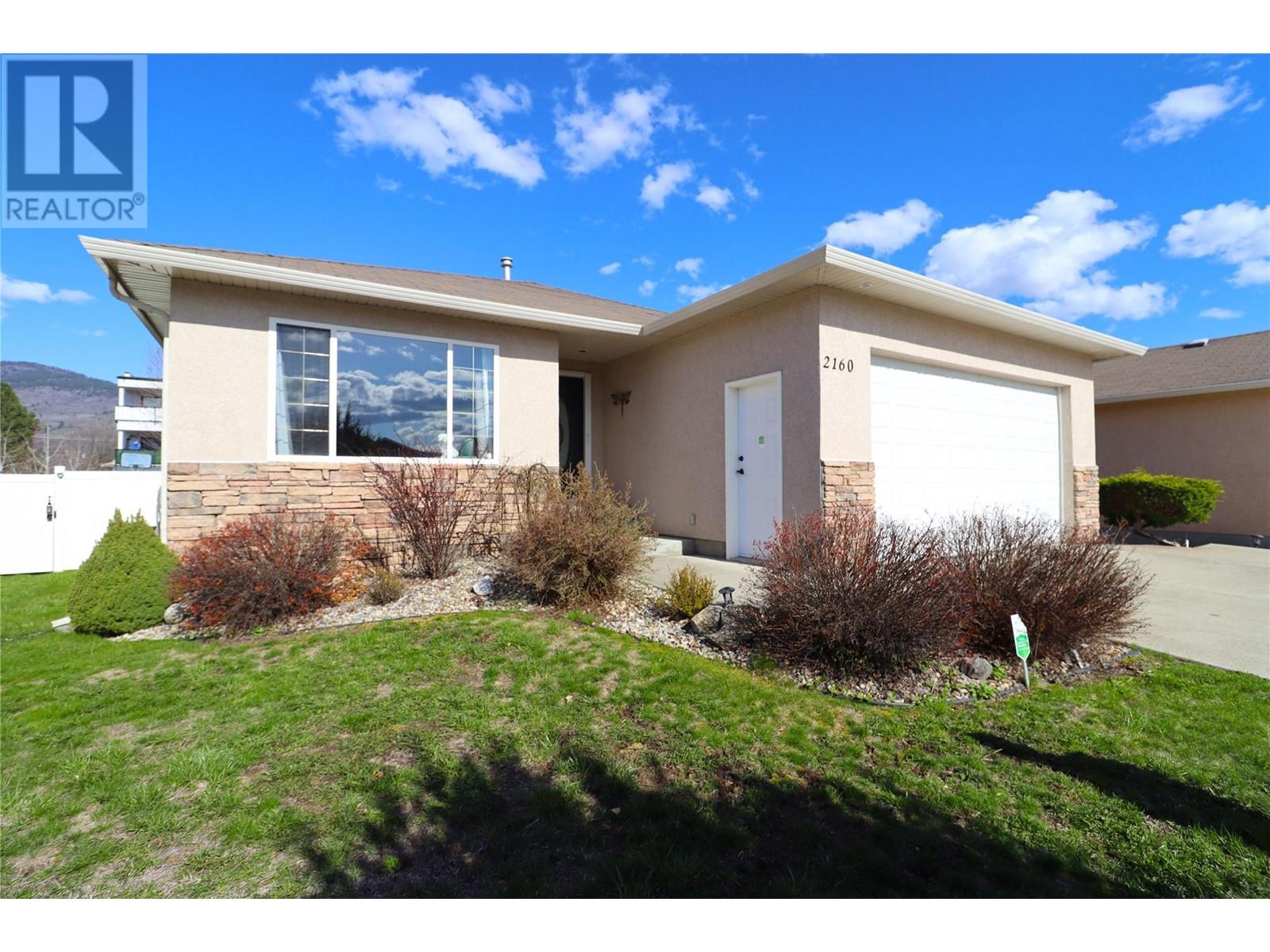 2160 BRYCEN Place, Grand Forks