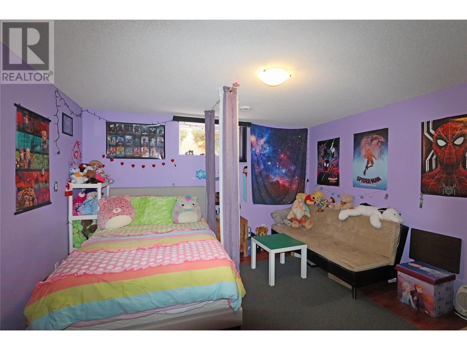 2160 BRYCEN Place, Grand Forks