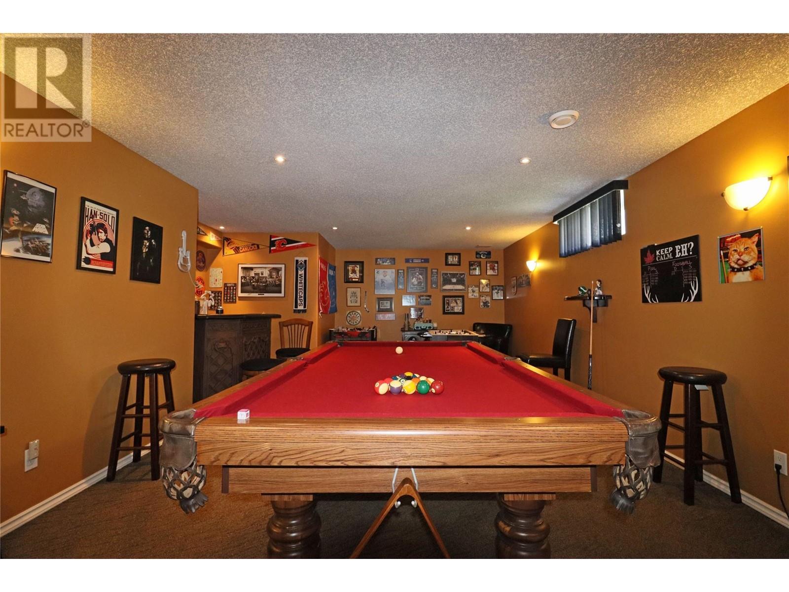 2160 BRYCEN Place, Grand Forks