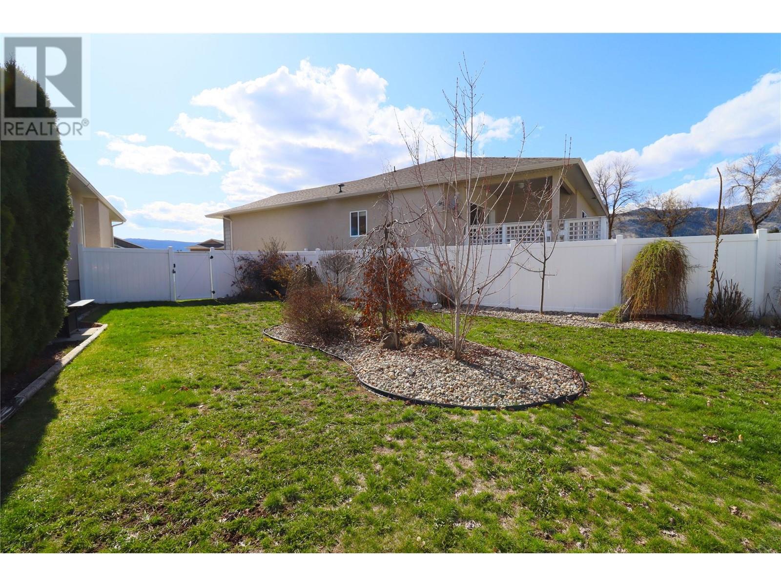 2160 BRYCEN Place, Grand Forks