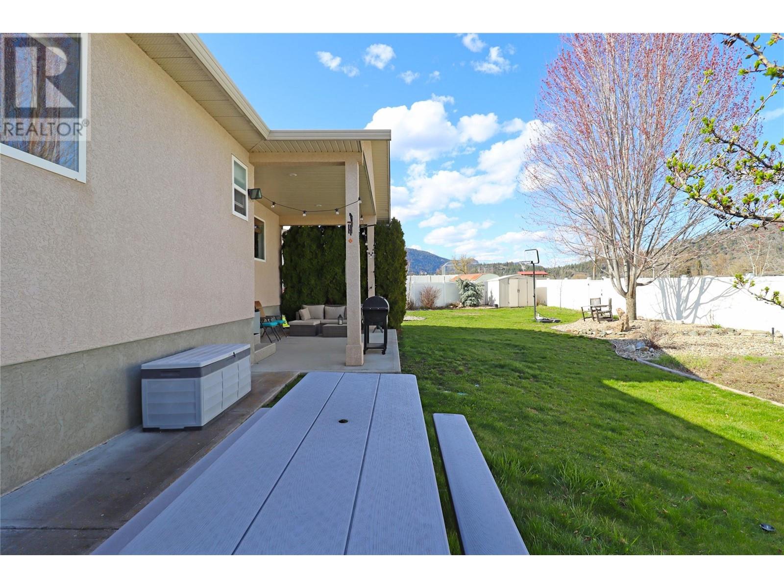 2160 BRYCEN Place, Grand Forks