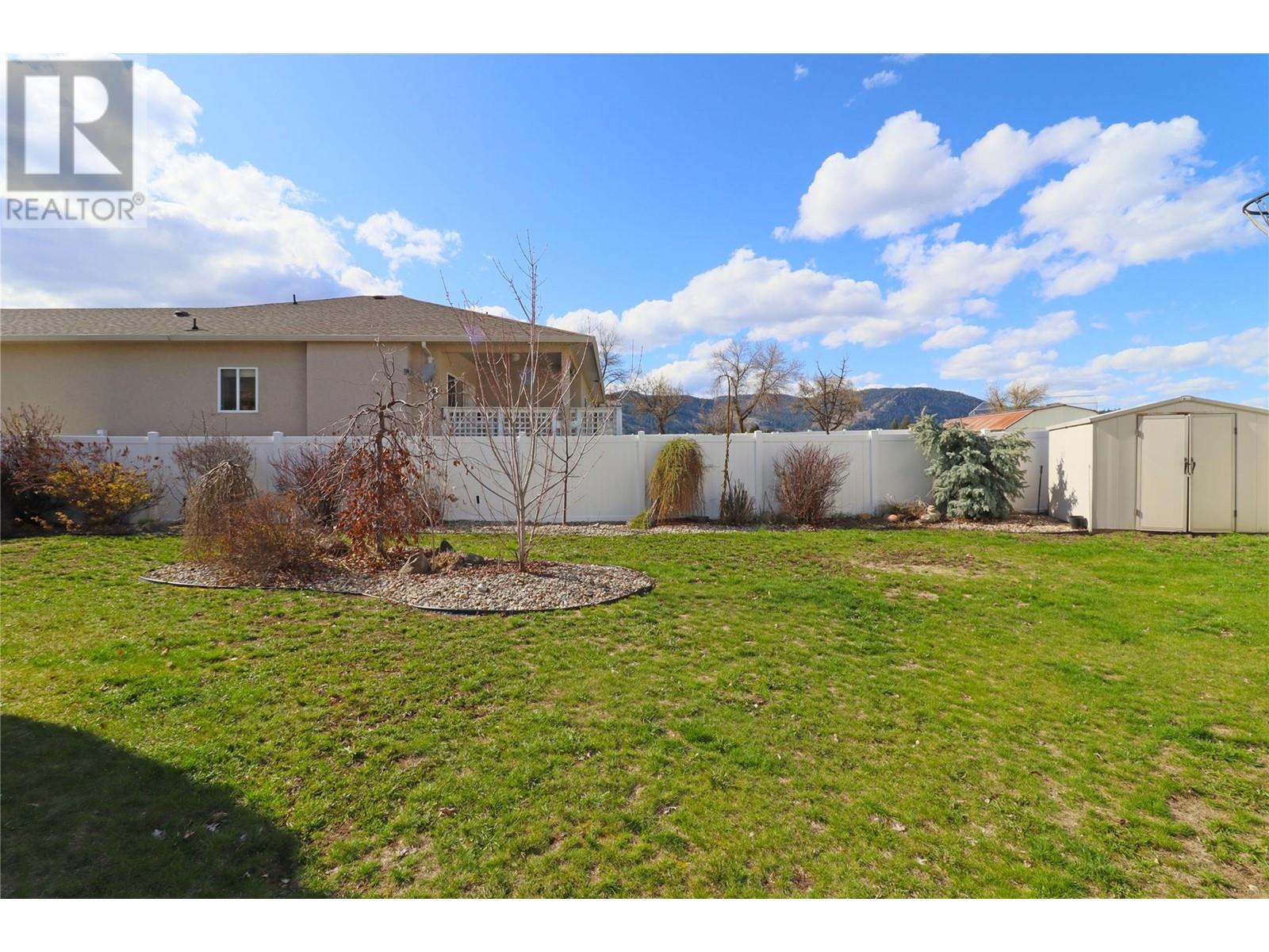 2160 BRYCEN Place, Grand Forks