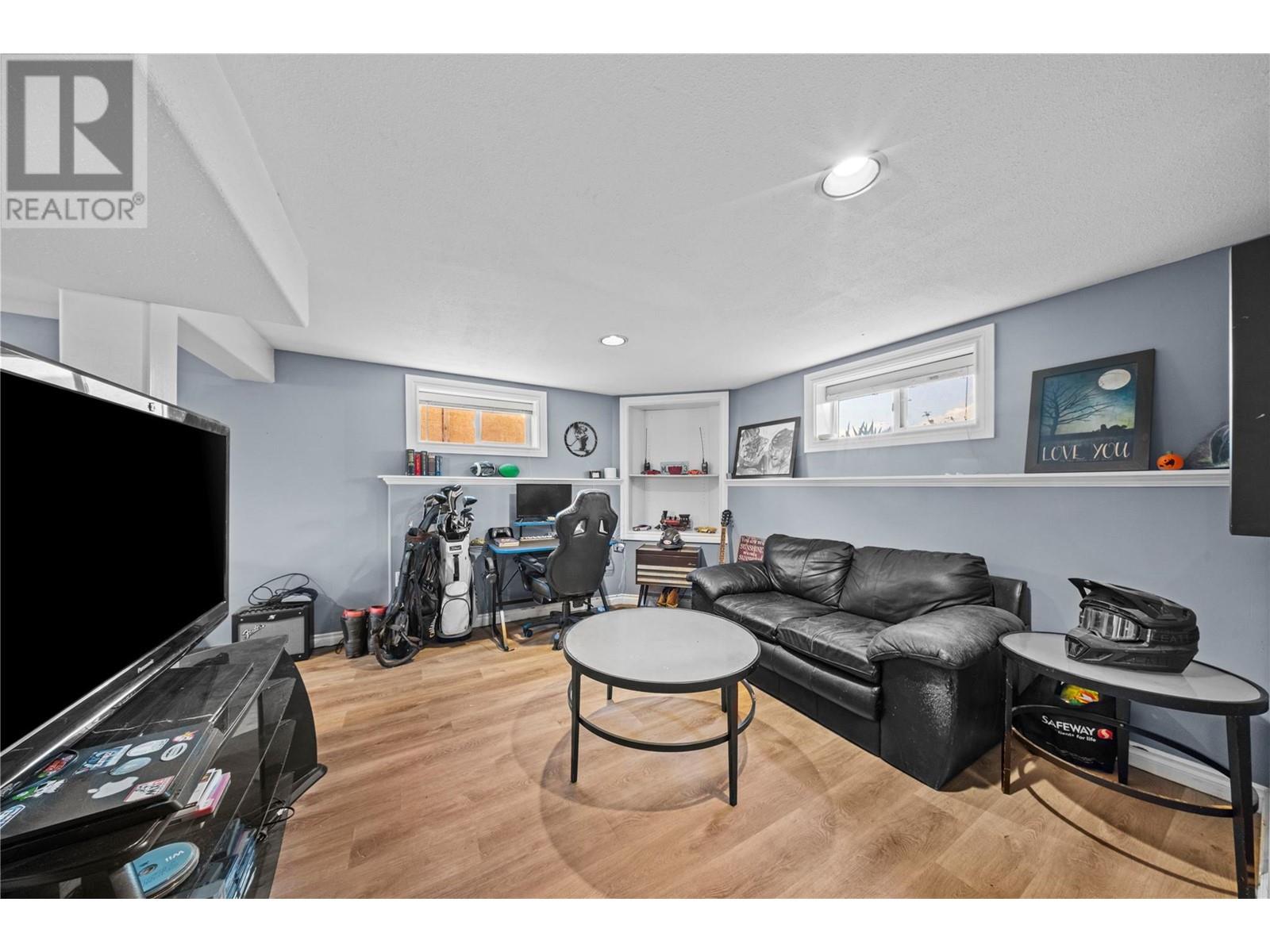 Photo 4 of 551 Linden Avenue, Kamloops BC