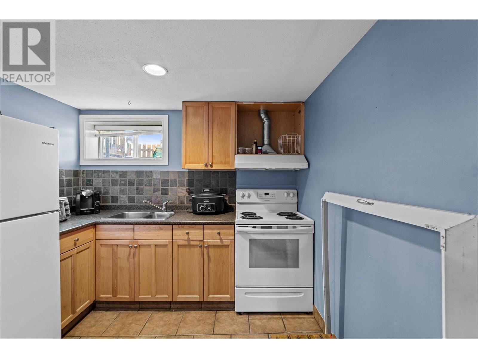Photo 10 of 551 Linden Avenue, Kamloops BC