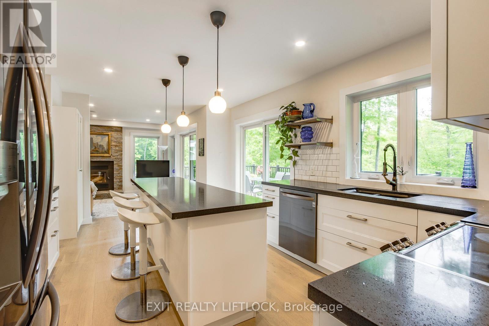 Photo 11 of 77 Polish Avenue, Penetanguishene ON