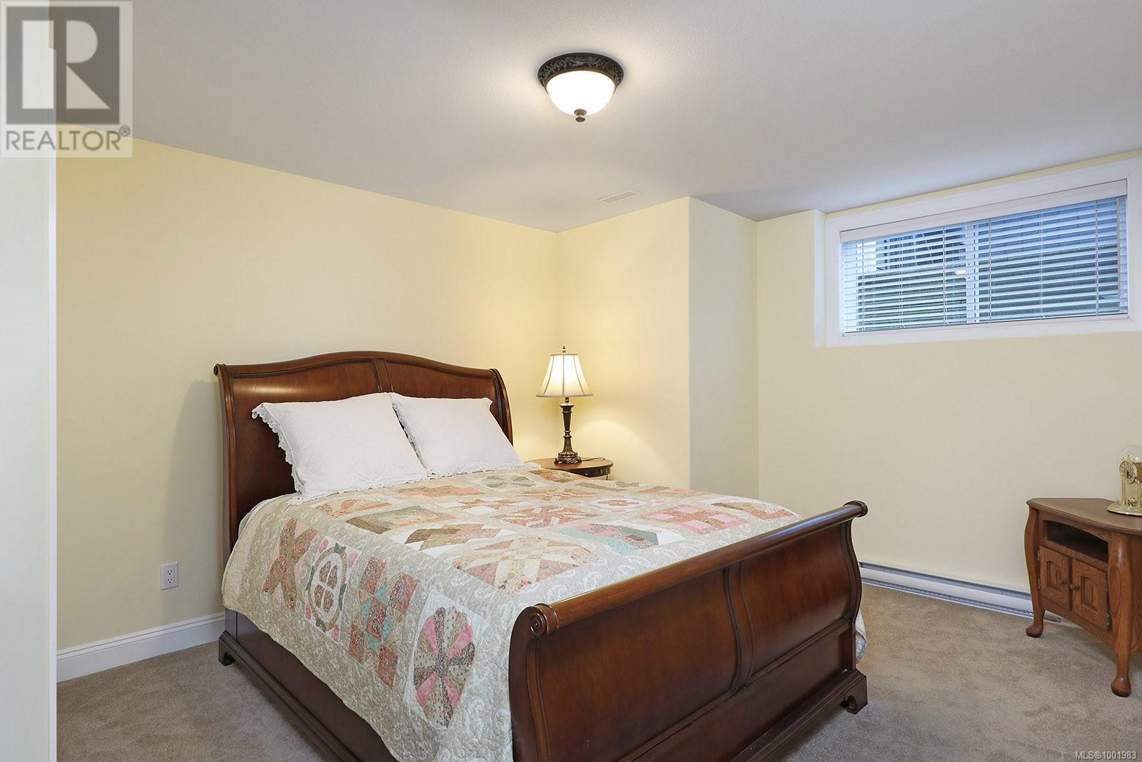 1413 CROWN ISLE DR - Image 35
