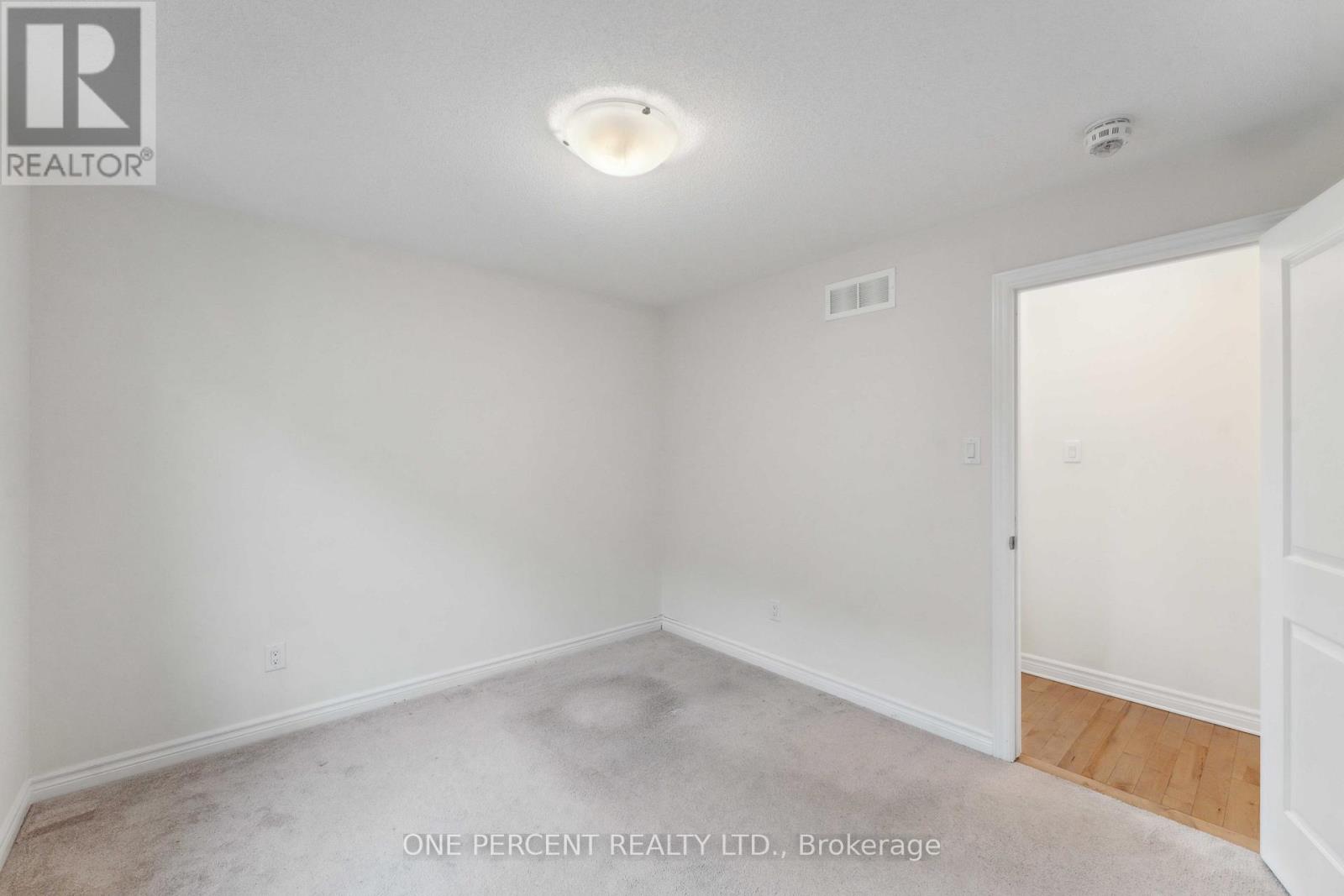 Photo 31 of 552 Genevriers Street, Ottawa ON