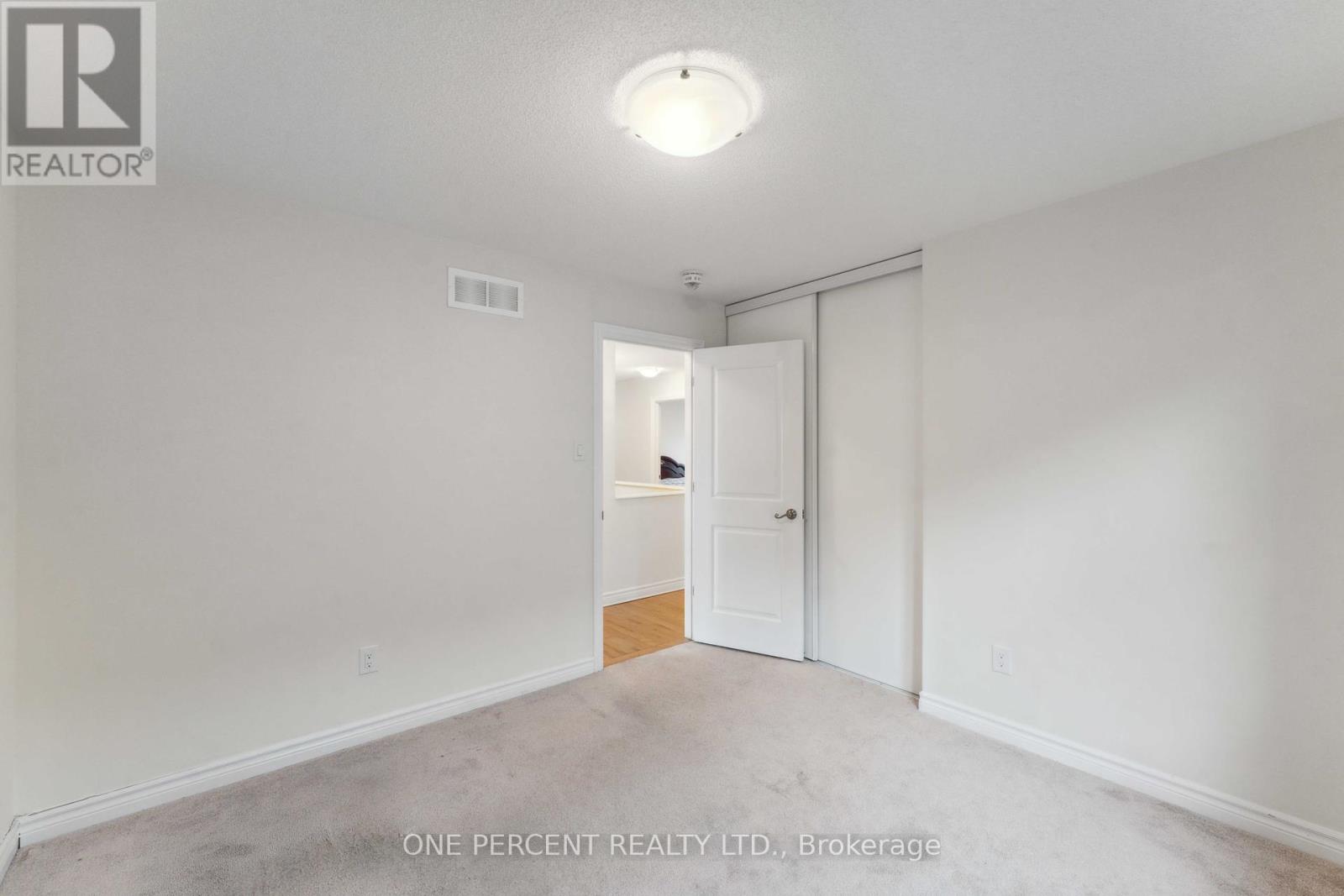 Photo 6 of 552 Genevriers Street, Ottawa ON