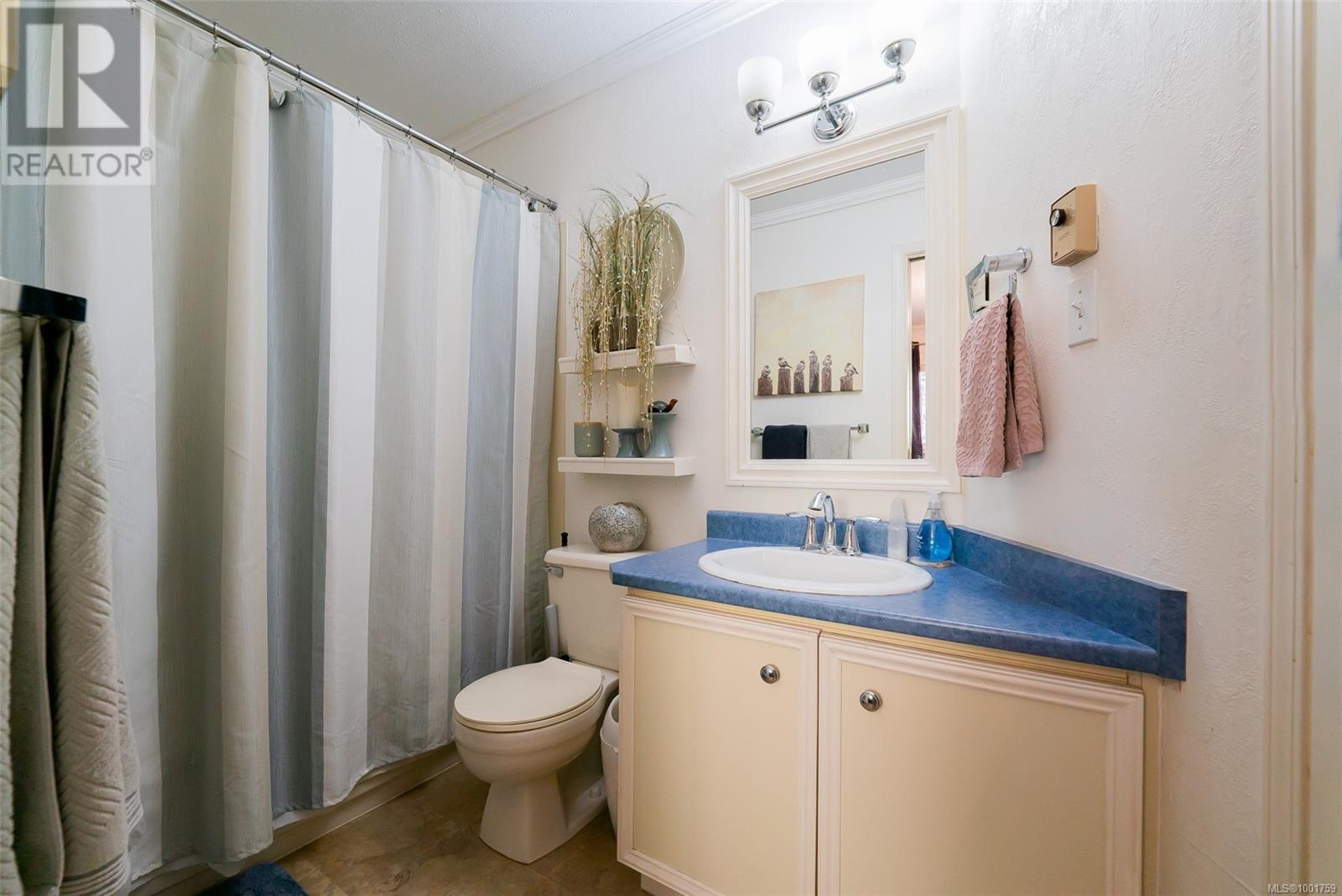 Photo 18 of 2 3470 Hillside Ave, Nanaimo BC