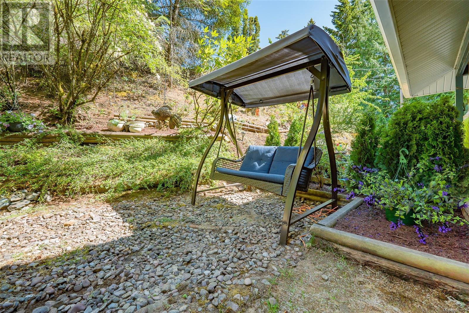 Photo 30 of 2 3470 Hillside Ave, Nanaimo BC