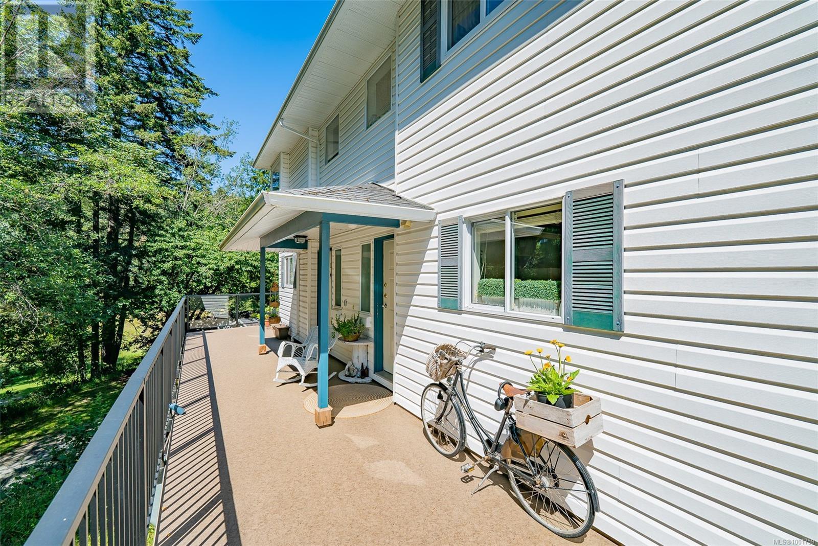 Photo 38 of 2 3470 Hillside Ave, Nanaimo BC