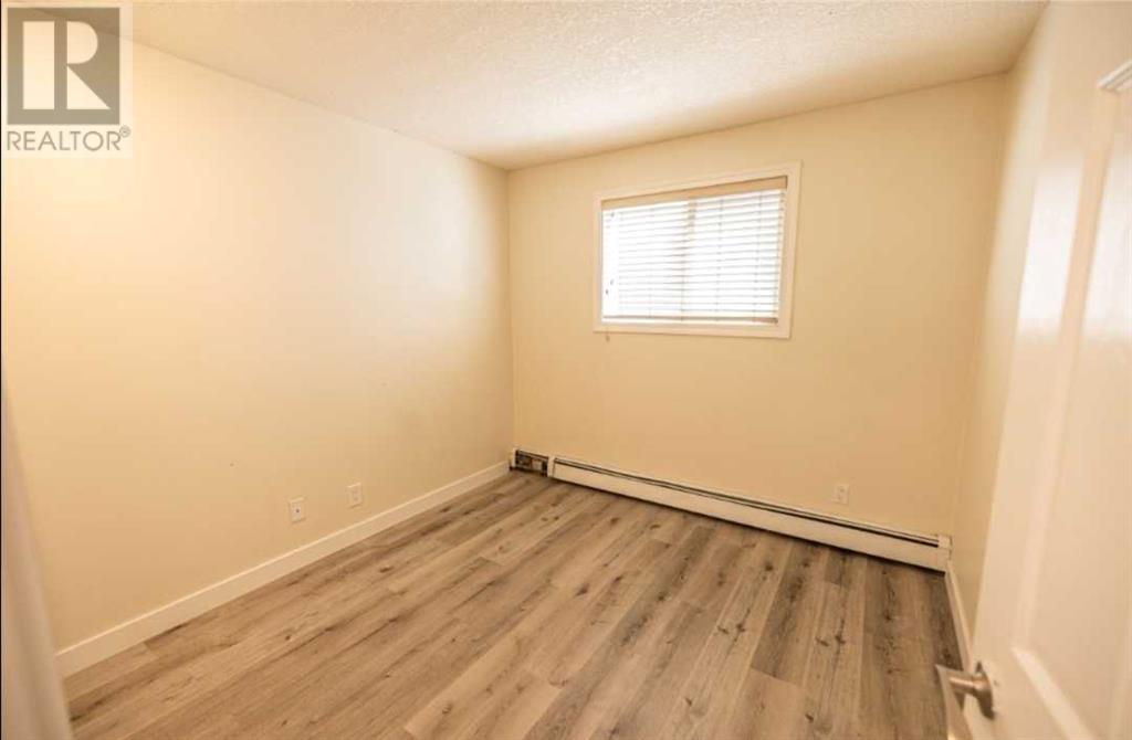 Single Family House for Sale in    Avenue SW Sunalta Calgary 