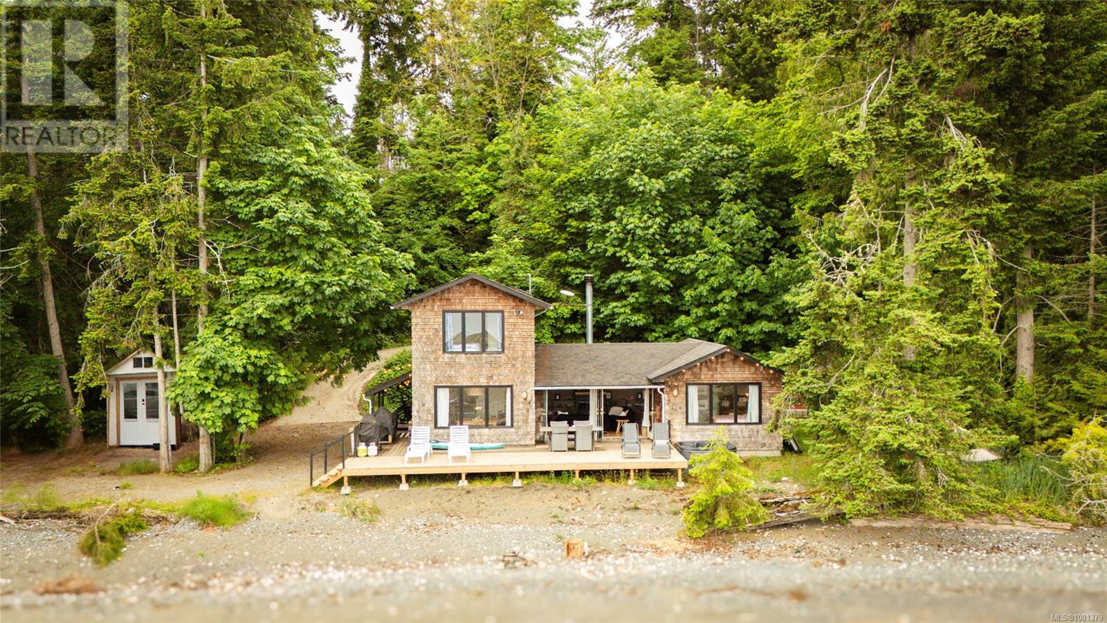 6641 Island Hwy W, Bowser
