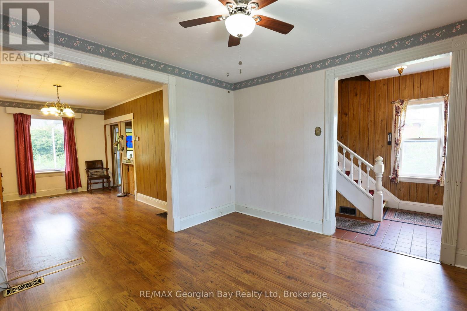 Photo 4 of 770 Sixth Avenue, Tay ON