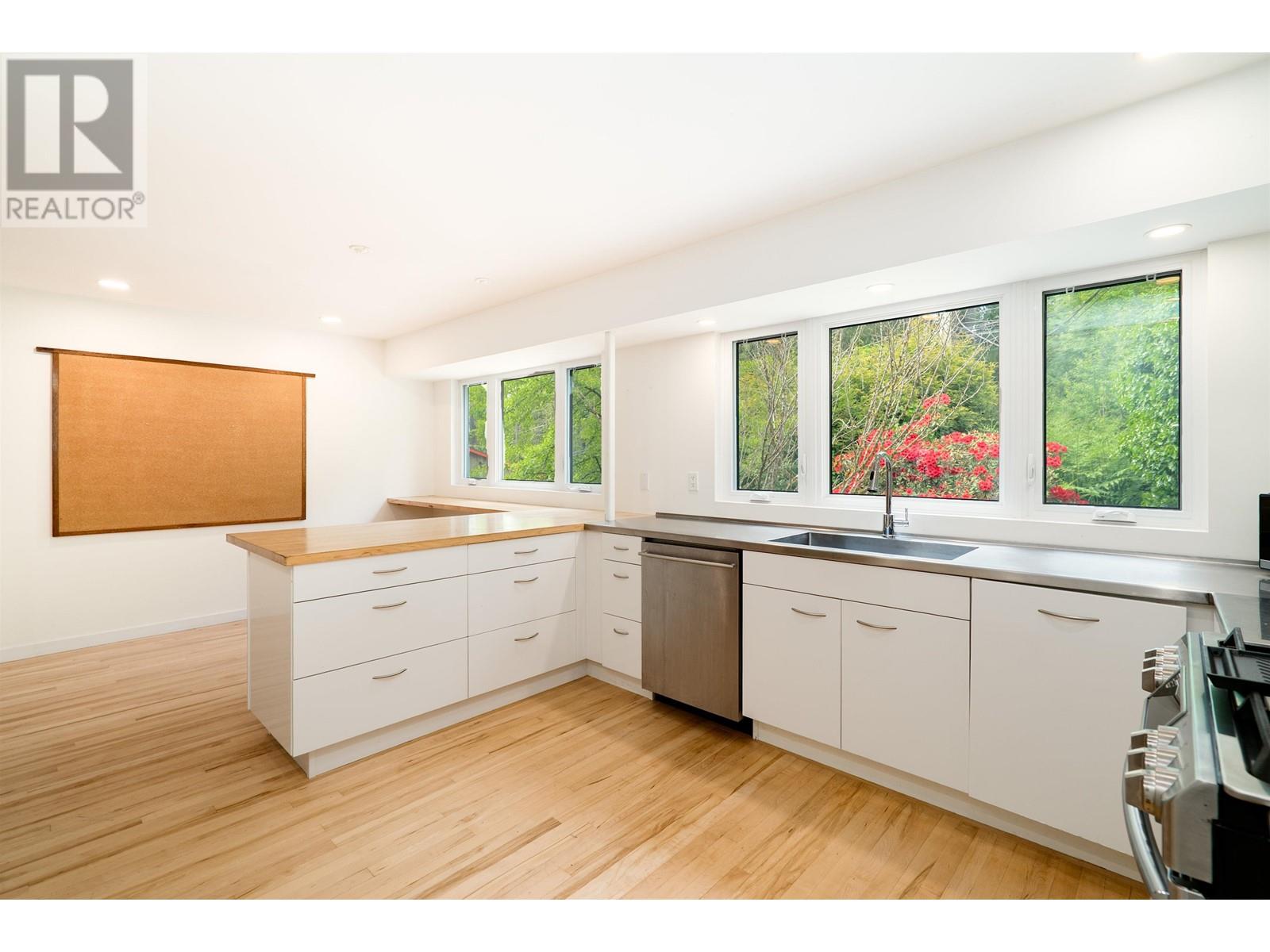 1170 FLUME ROAD, Roberts Creek