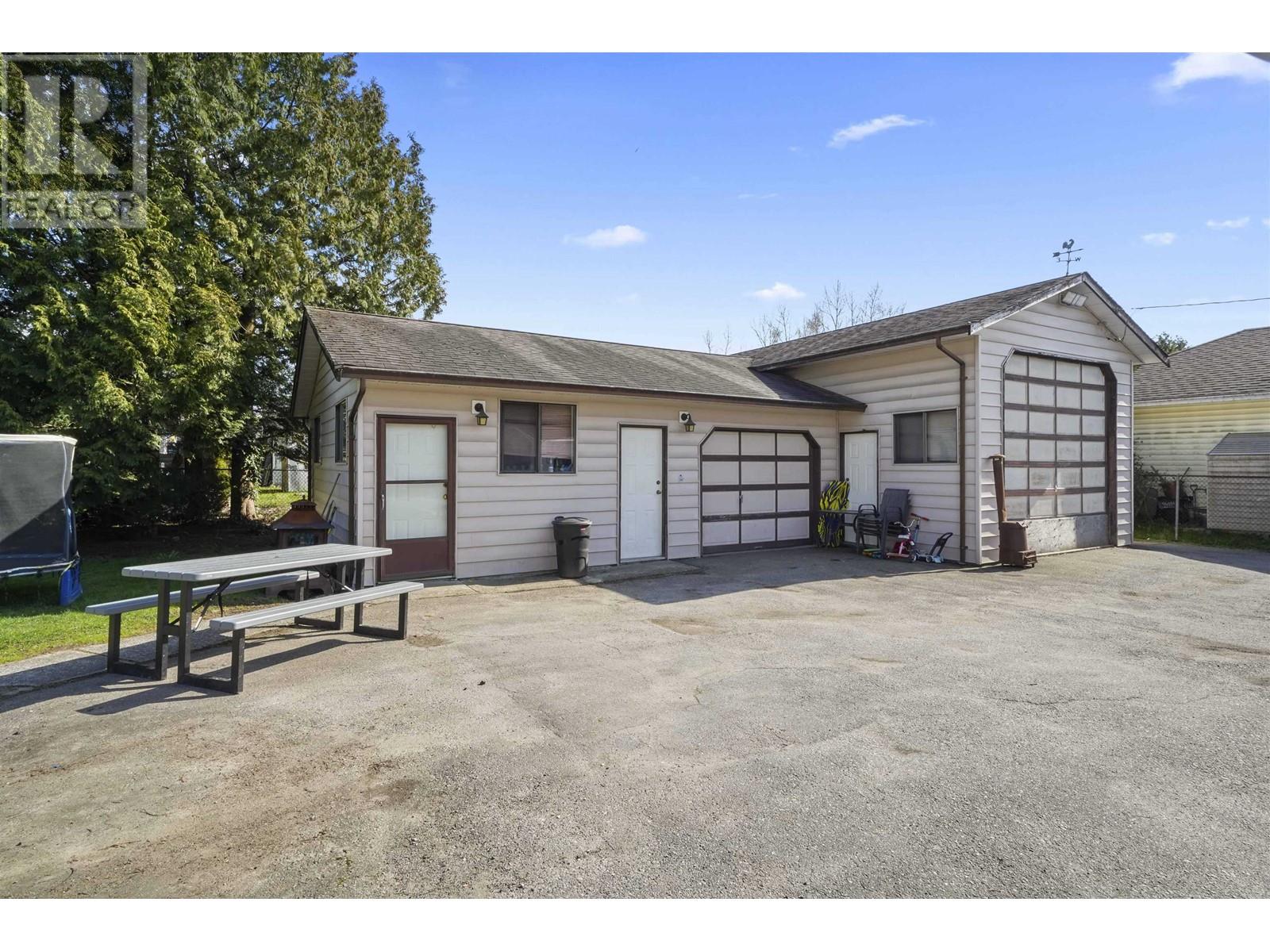 Photo 15 of 20138 Lorne Avenue, Maple Ridge BC