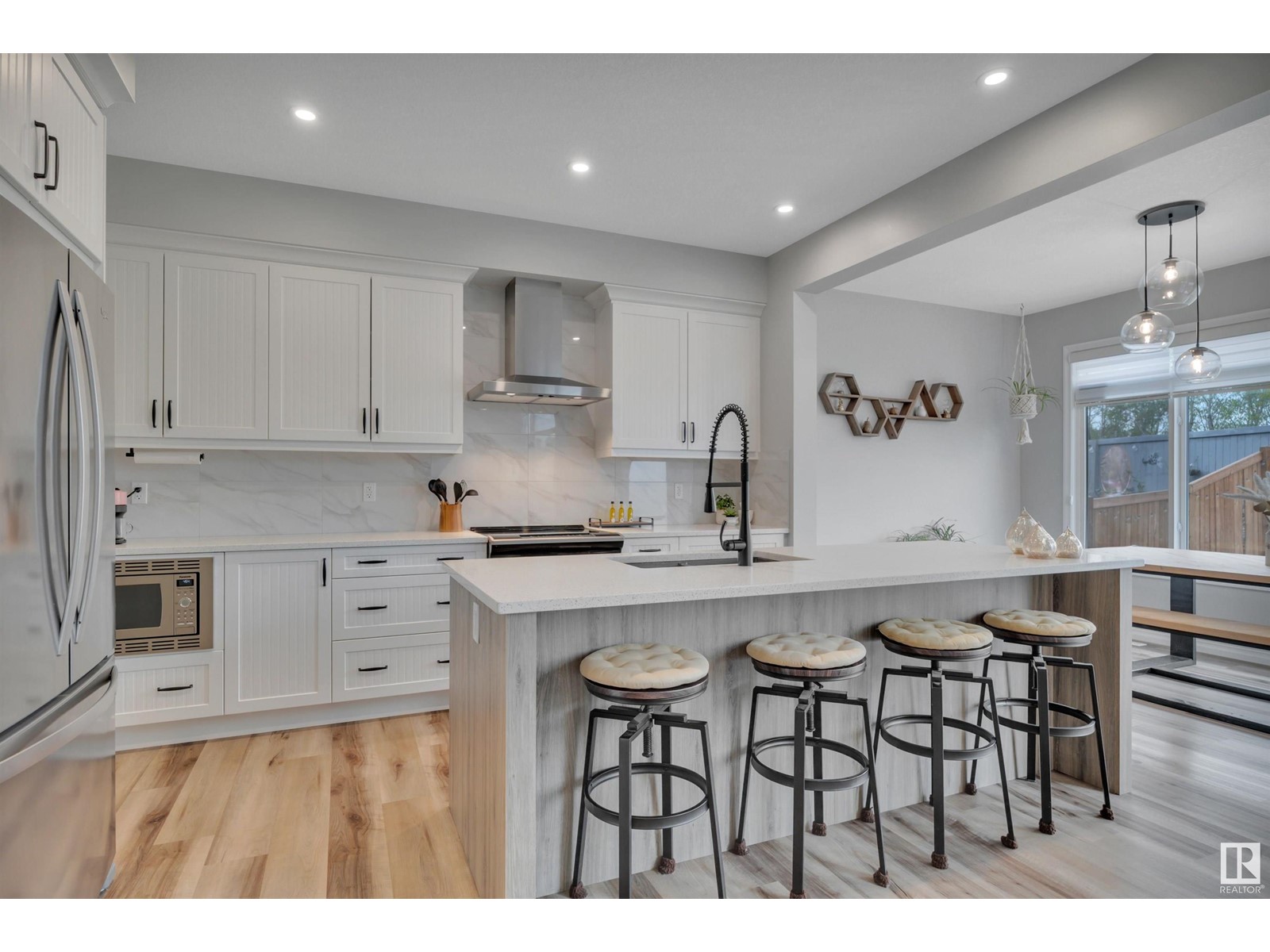 379 STOUT LN, Leduc