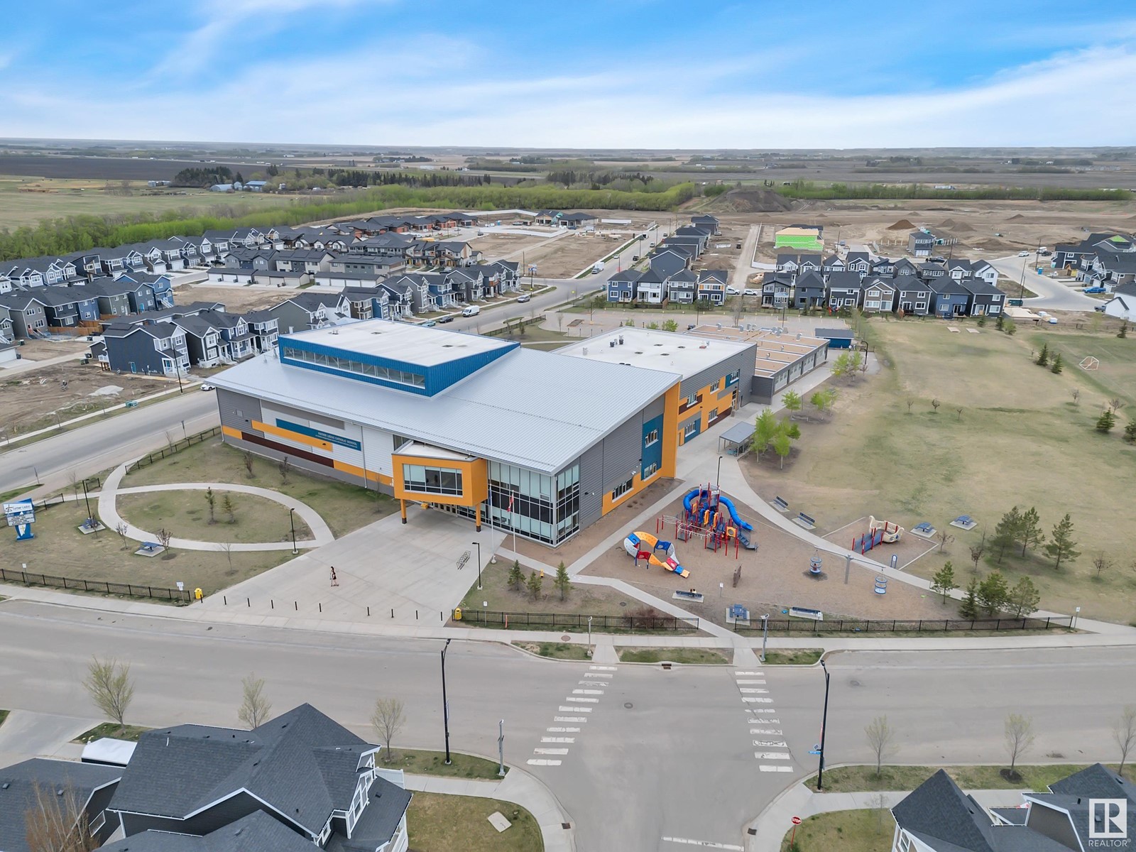 379 STOUT LN, Leduc