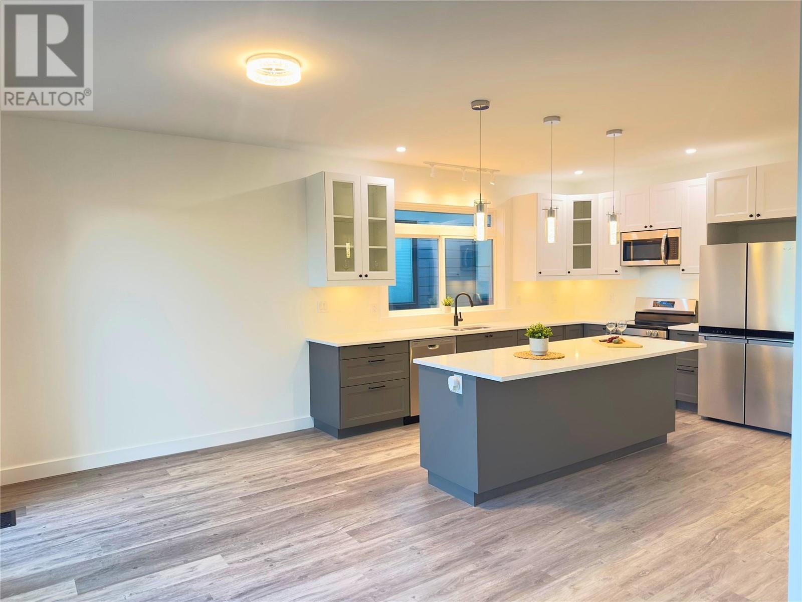  1257 Copper Road, Oliver