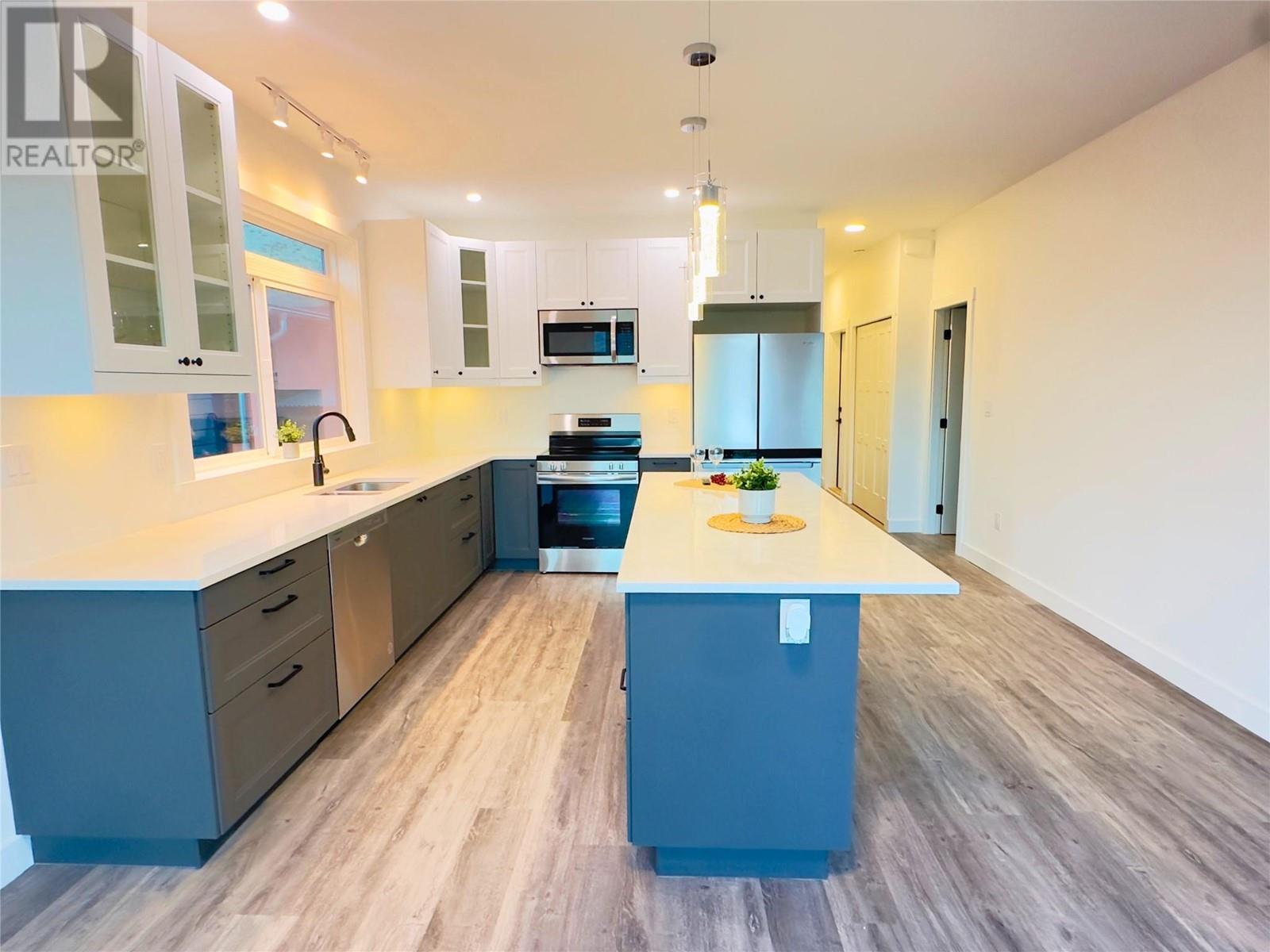  1257 Copper Road, Oliver