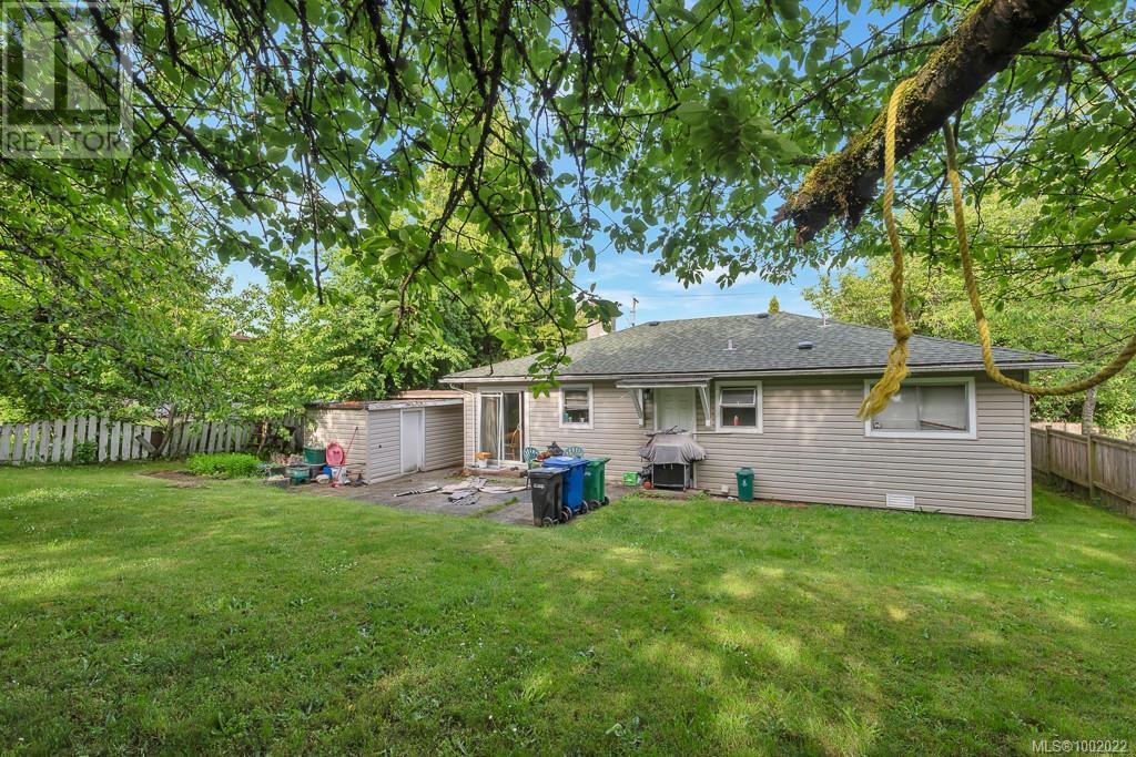 Photo 3 of 307 311 315 Holly Ave, Nanaimo BC