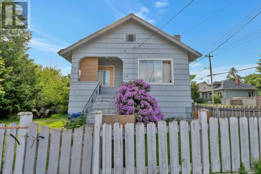 Photo 5 of 307 311 315 Holly Ave, Nanaimo BC