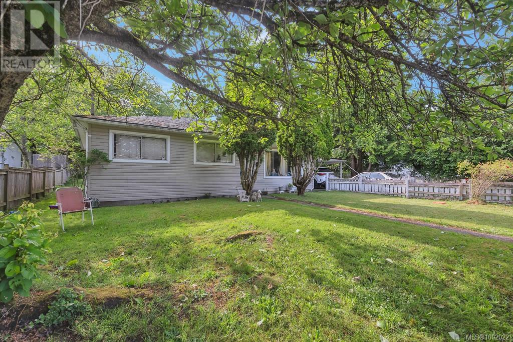 Photo 8 of 307 311 315 Holly Ave, Nanaimo BC