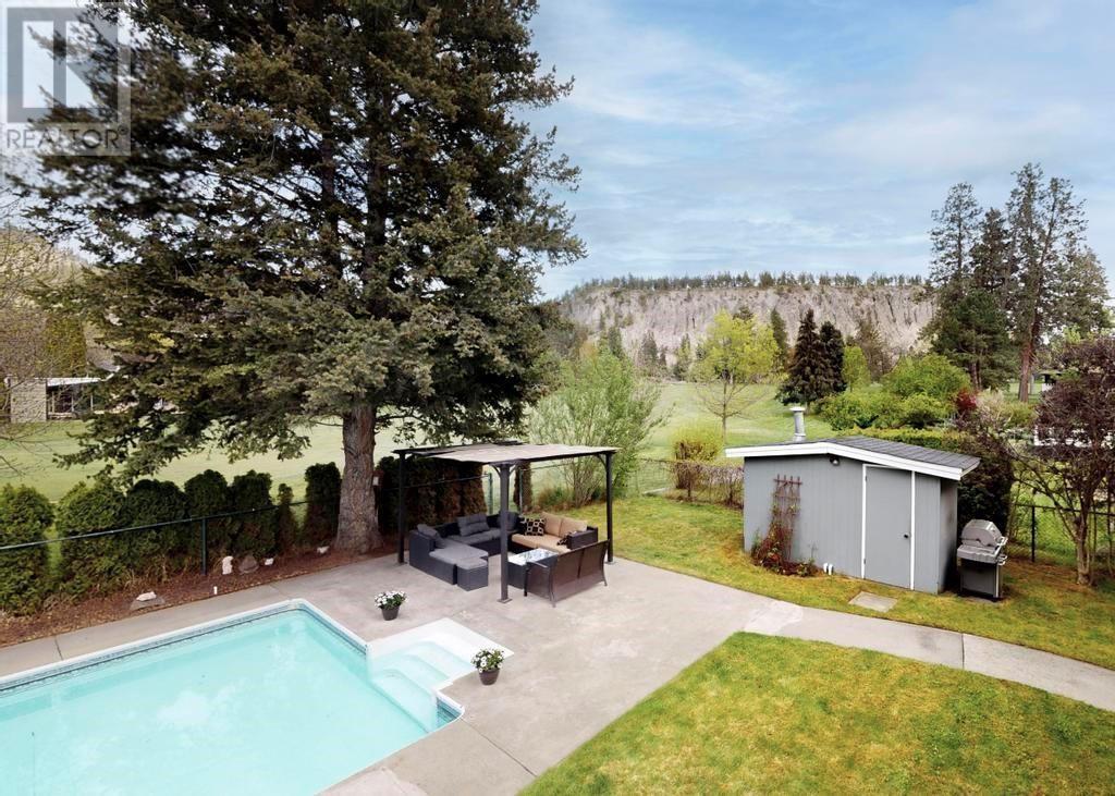  990 Fairway Crescent, Kelowna
