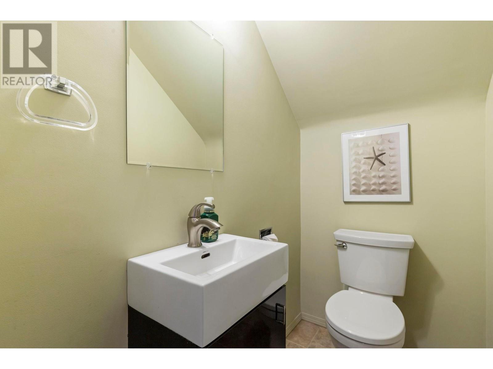  990 Fairway Crescent, Kelowna