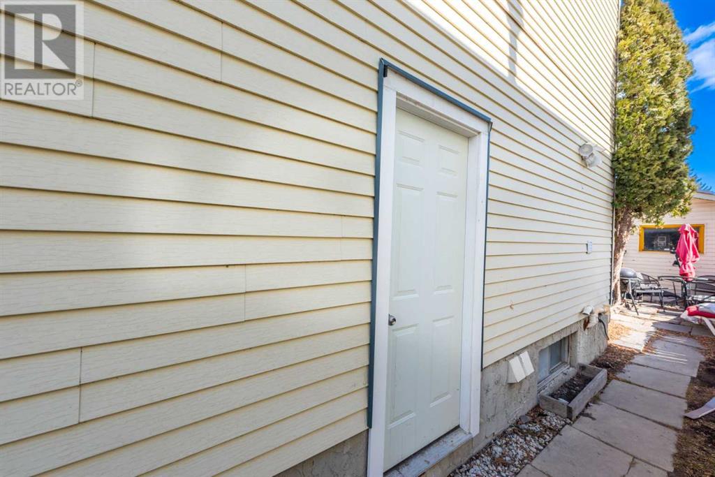 Single Family House for Sale in   Street Castleridge Calgary 