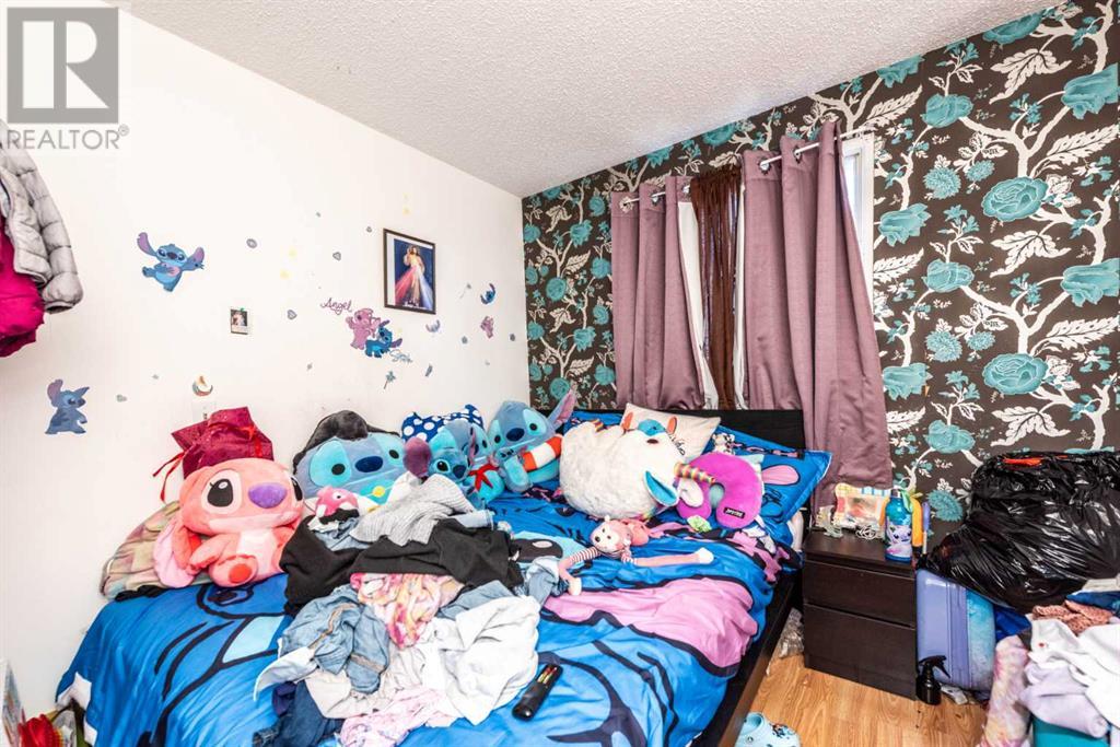 Single Family House for Sale in   Street Castleridge Calgary 