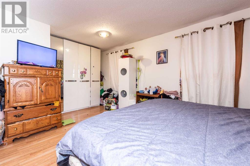 Single Family House for Sale in   Street Castleridge Calgary 