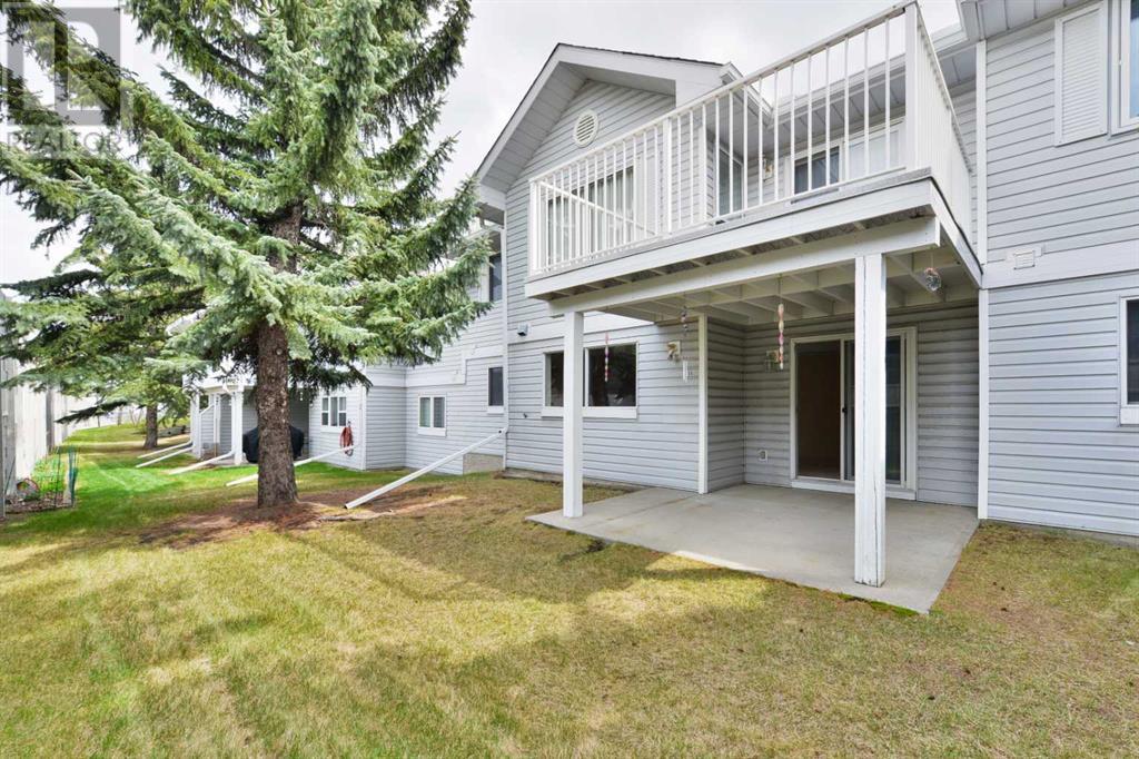 Single Family House Bungalow for Sale in  Macewan Ridge Villas NW MacEwan Glen Calgary 
