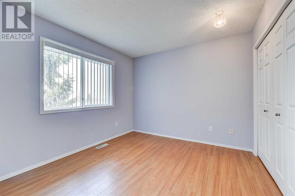 Single Family House Bungalow for Sale in  Macewan Ridge Villas NW MacEwan Glen Calgary 