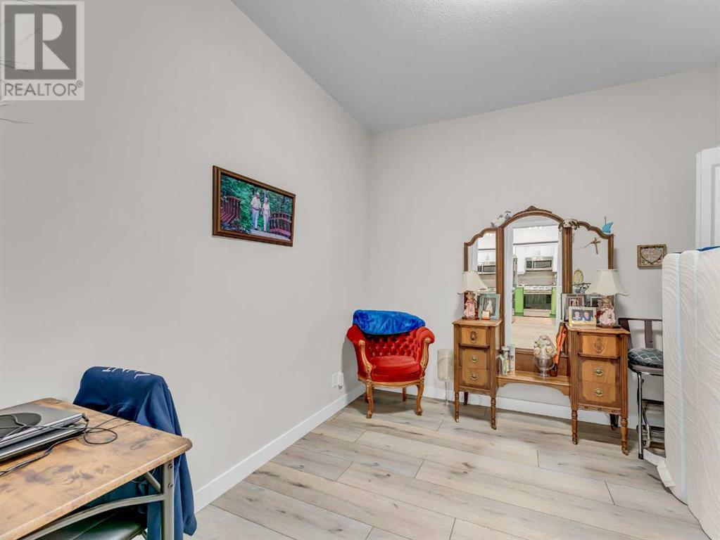 Single Family House for Sale in    Avenue SE Connaught Medicine Hat 